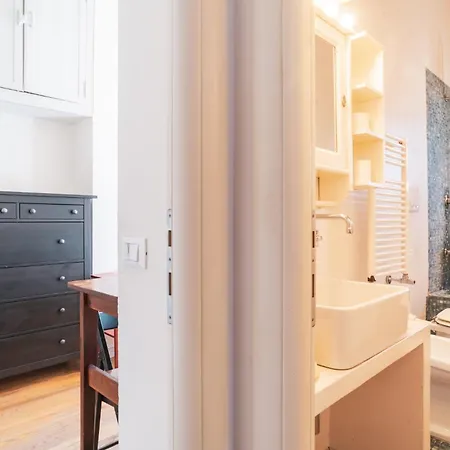 Sunnytestaccio Apartment Rom